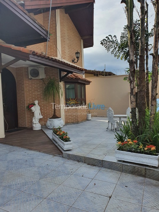 Casa para aluguel de temporada em Guarujá (Enseada)