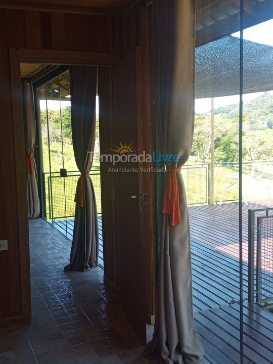 Chácara / sítio para aluguel de temporada em São Bento do Sapucaí (Estrada Municipal José Theotonio Silva)