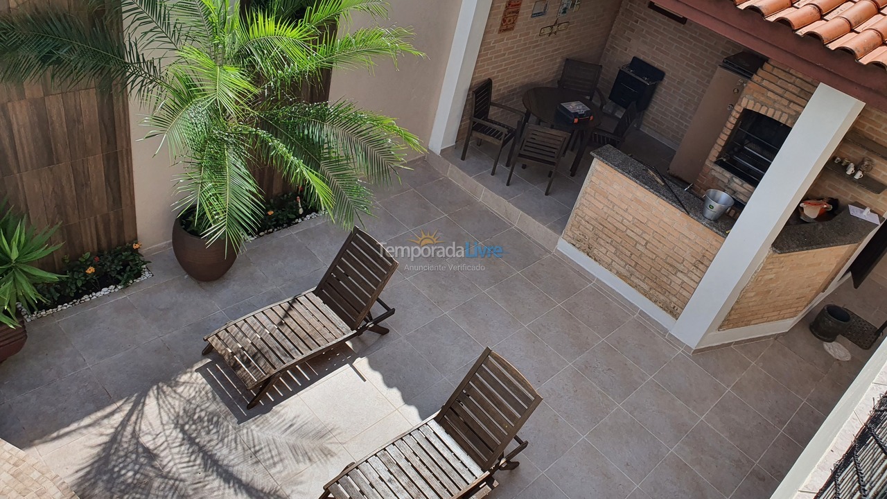 Casa para aluguel de temporada em Guarujá (Enseada)