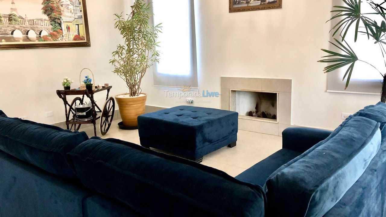 Casa para alquiler de vacaciones em Pardinho (Ninho Verde Eco Residence)