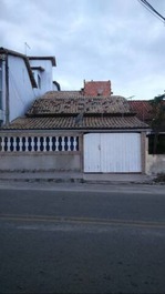 Frente da casa- garagem sem uso