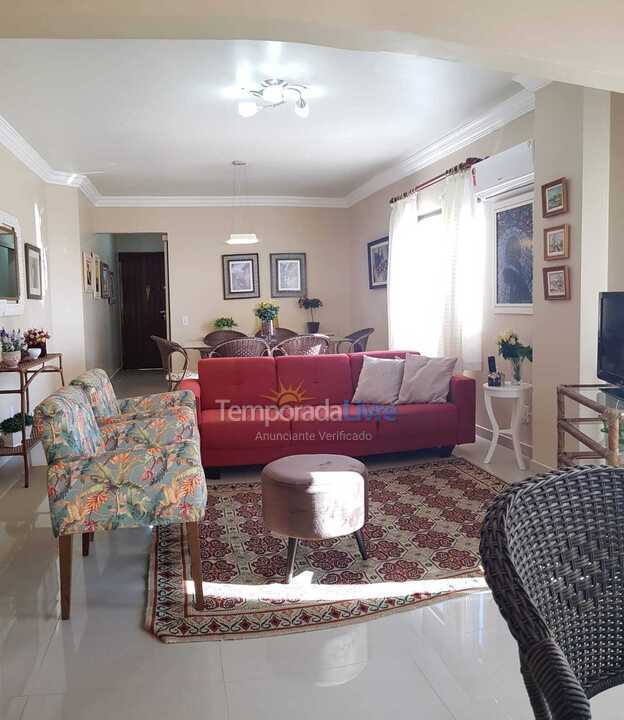 Apartamento para aluguel de temporada em Itapema (Meia Praia)