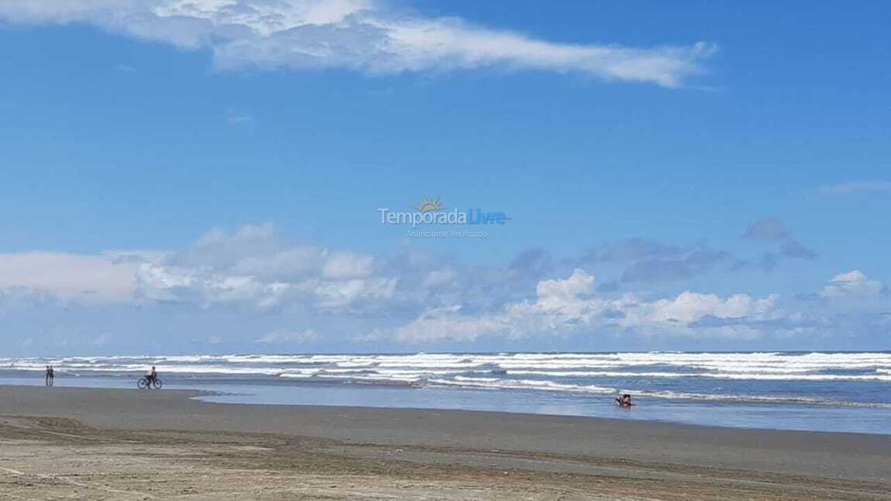 House for vacation rental in Itanhaém (Balneário Gaivotas)