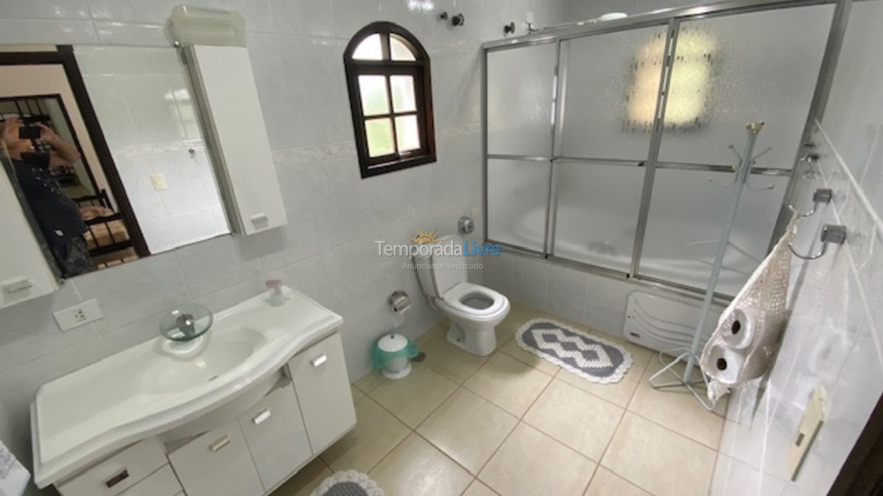 Chácara / sítio para aluguel de temporada em Salesópolis (Bairro Padre José)