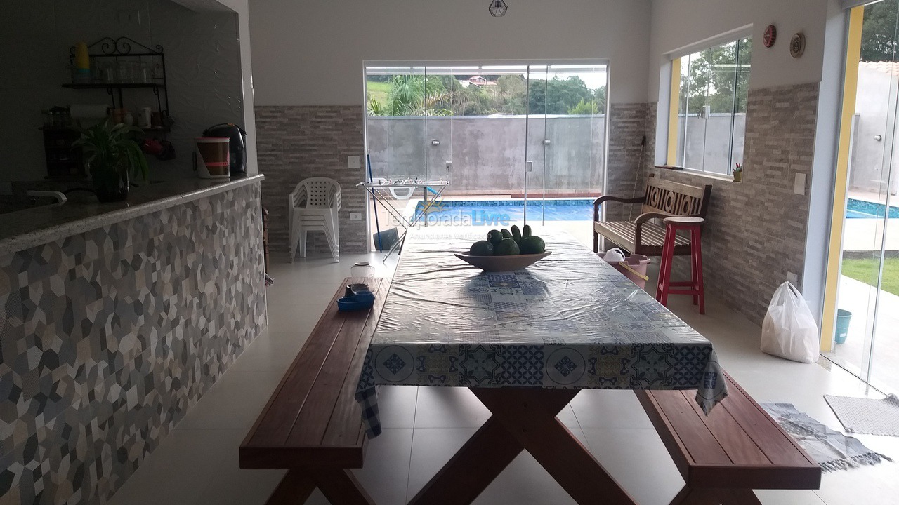 Chácara / sítio para aluguel de temporada em Monte Alegre do Sul (Mostardas)