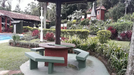 Quiosque prox. a piscina 