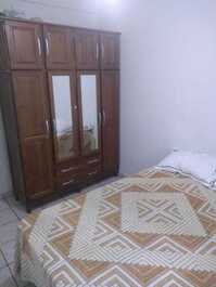 Alugo apartamento na beira da praia