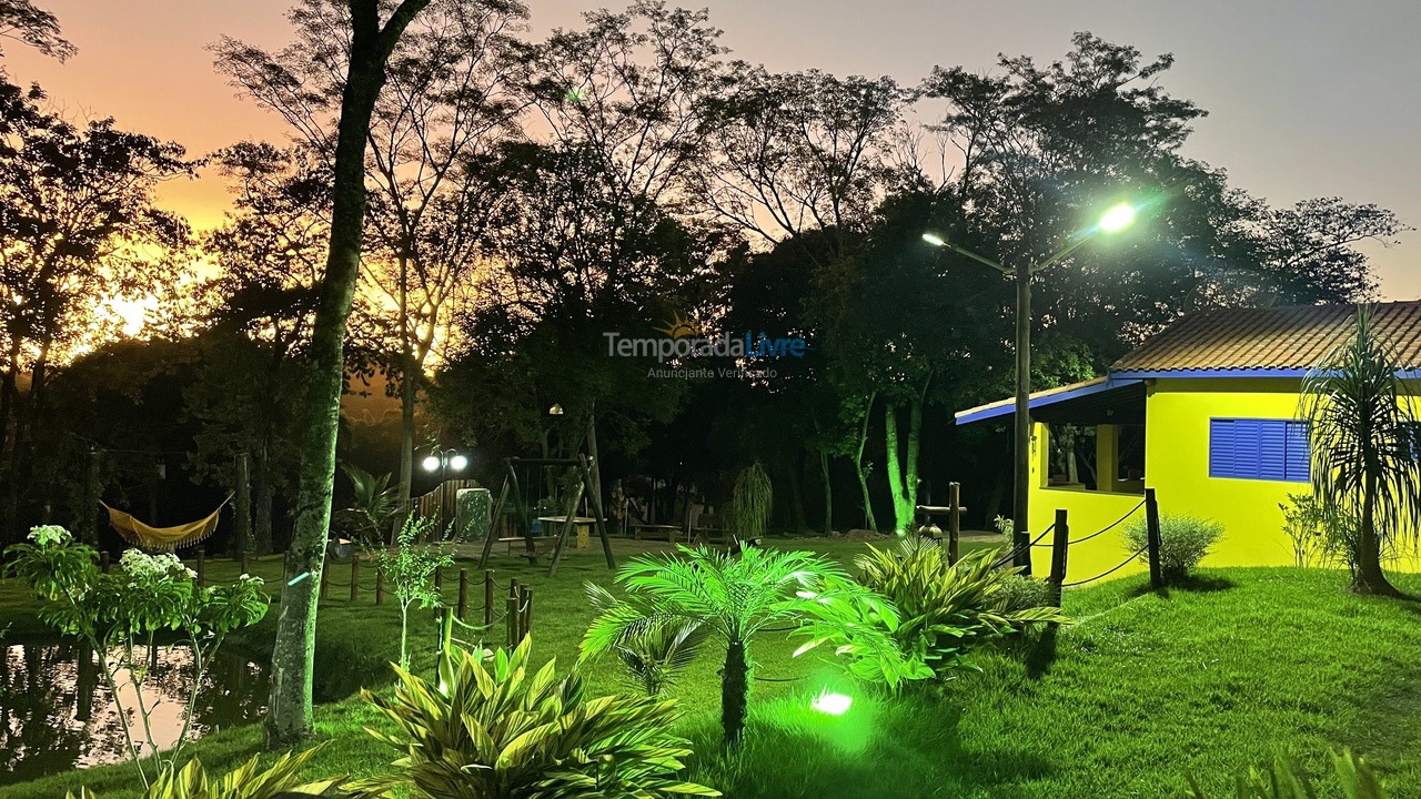 Chácara / sítio para aluguel de temporada em São José do Rio Pardo (Sítio Dois Irmãos)