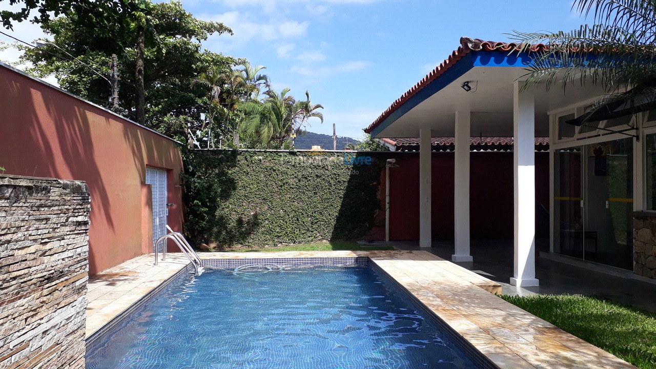 House for vacation rental in Guarujá (Jardim Virgínia)