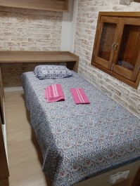 Casa MAGNÍFICA a 1 Km do centrinho: Suíte + hidro