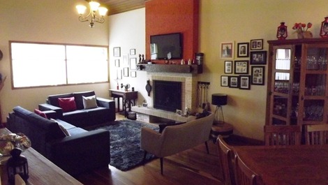 MARAVILLOSA Casa en Condominio Cerrado de 4 Suites