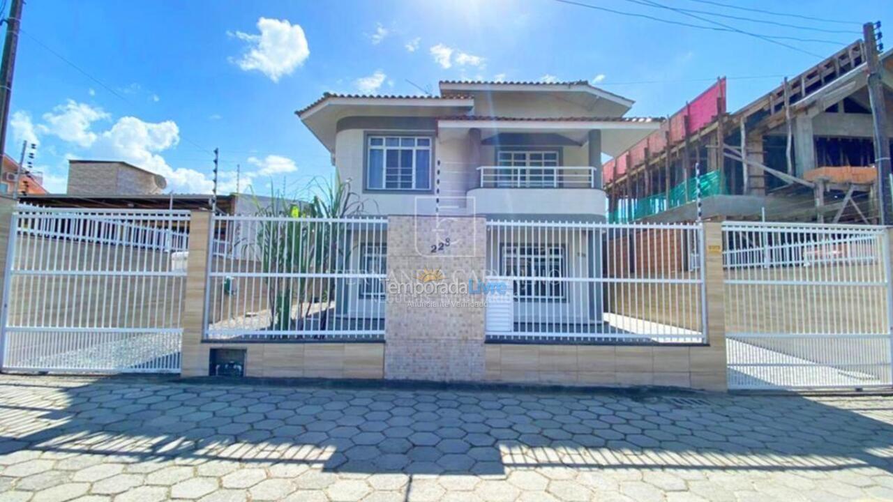 Casa para alquiler de vacaciones em Bombinhas (Canto Grande)