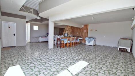 CASA CON PISCINA EN CANTO GRANDE