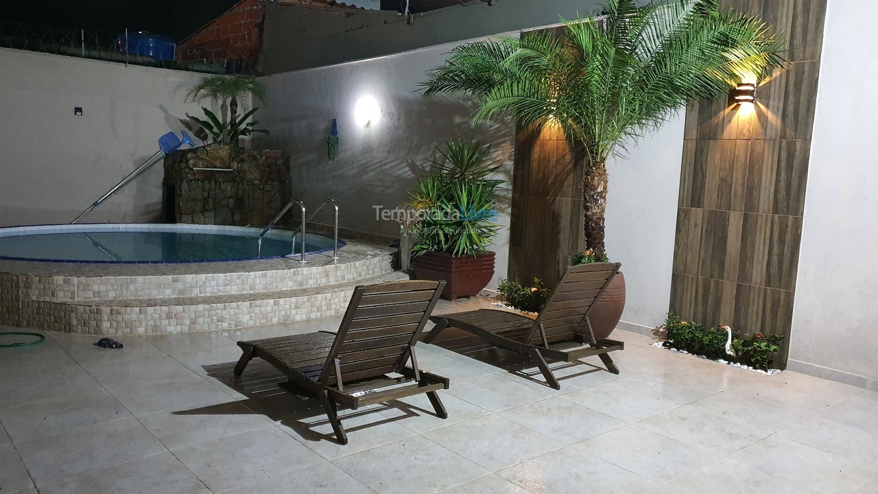 Casa para aluguel de temporada em Guarujá (Enseada)