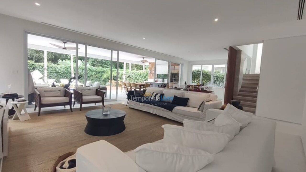 Casa para alquiler de vacaciones em São Sebastião (Praia da Baleia)