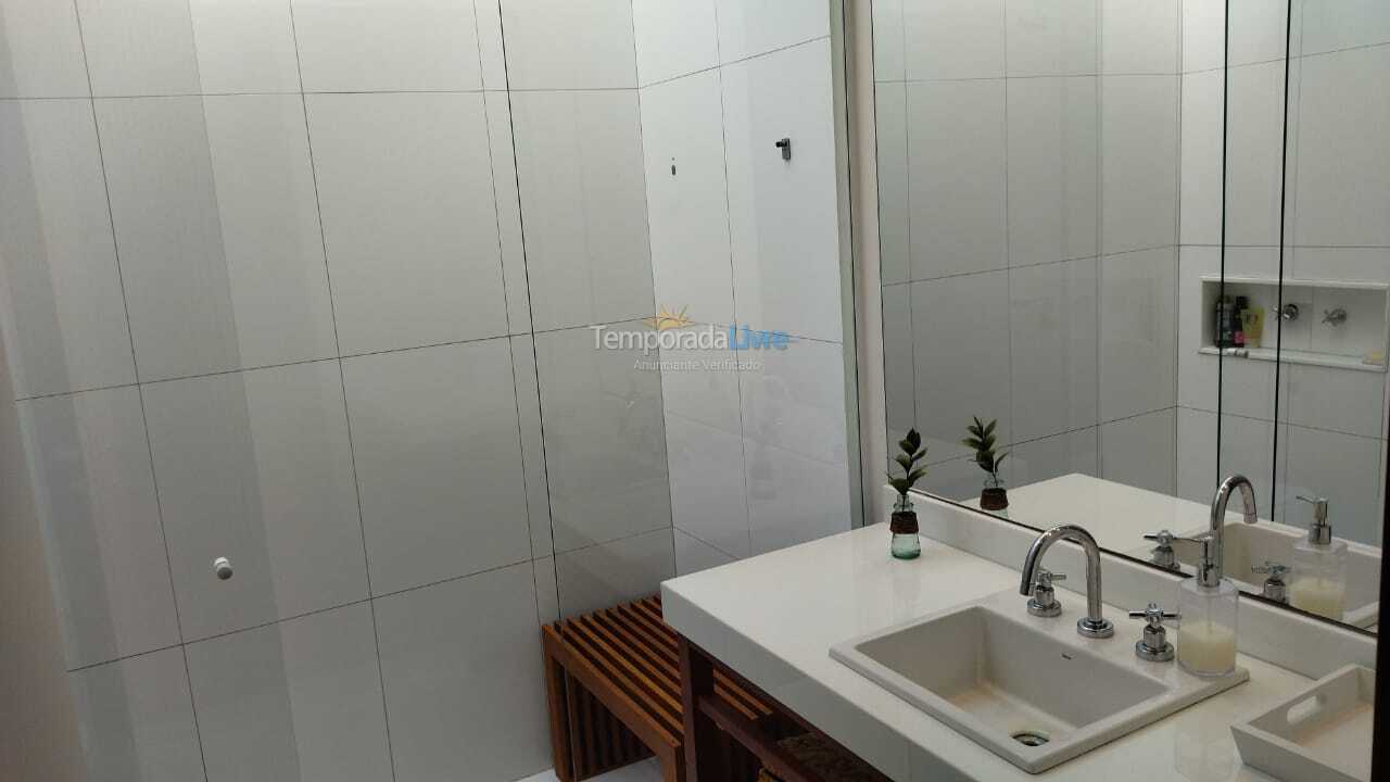 Casa para aluguel de temporada em São Sebastião (Praia da Baleia)