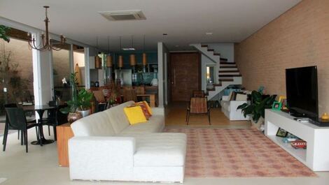 CASA FRENTE AO MAR DISPONIVEL PARA REVEILLON