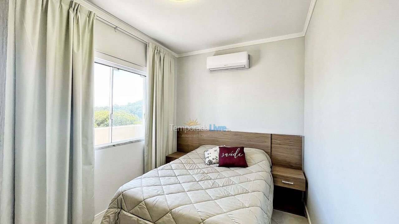 Apartment for vacation rental in Bombinhas (Praia de Bombas)