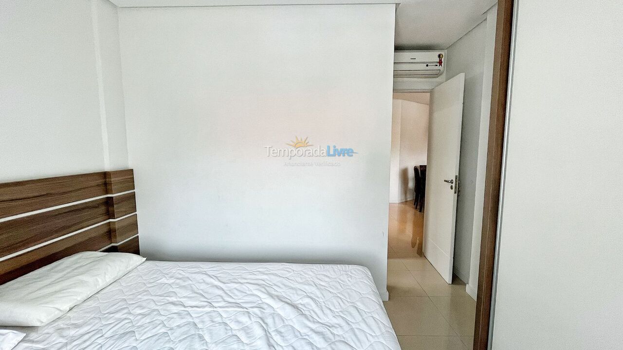 Apartment for vacation rental in Bombinhas (Praia de Bombas)