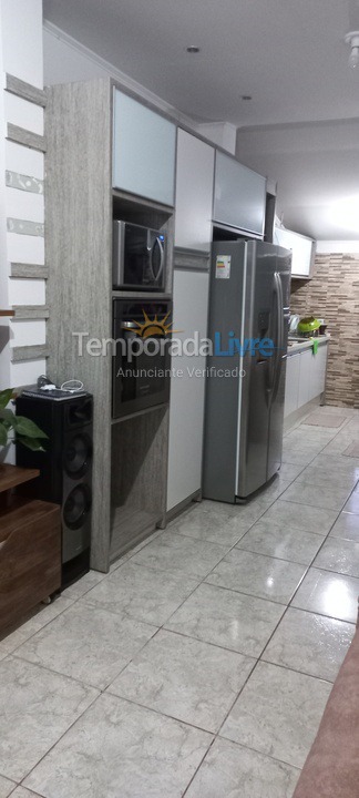 Casa para aluguel de temporada em Florianopolis (Tapera da Base)