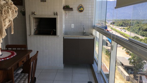 Apartamento de alto estándar frente al mar...
