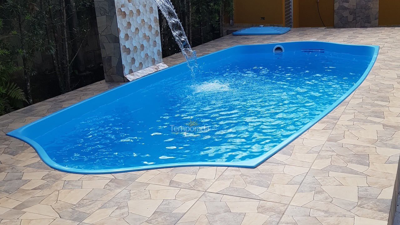 Casa para alquiler de vacaciones em Caraguatatuba (Massaguaçu)