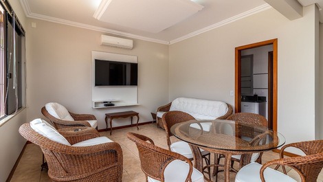 Maravillosa casa con 4 suites, piscina, a 200 metros del mar.