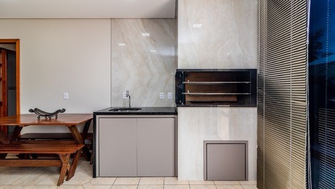 Maravillosa casa con 4 suites, piscina, a 200 metros del mar.