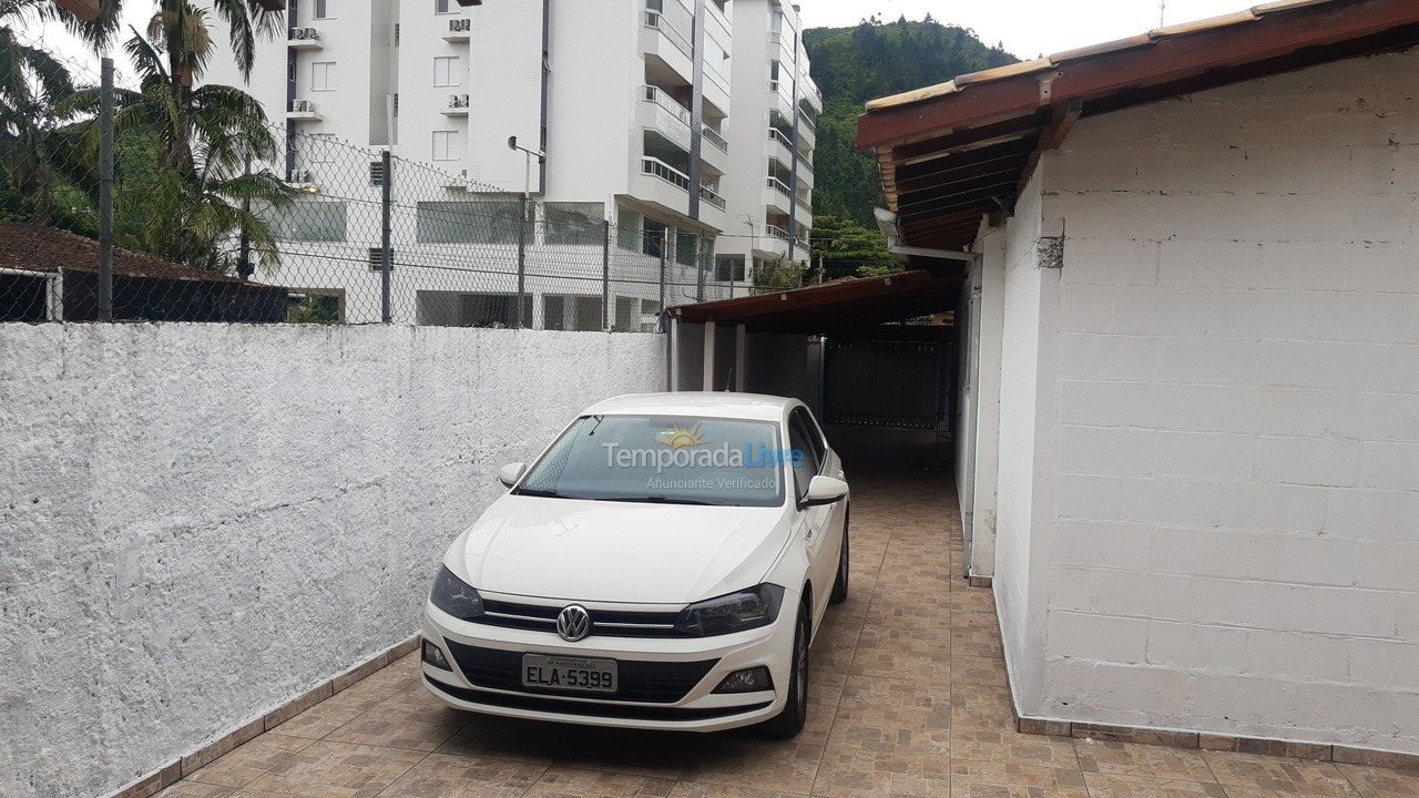 Casa para alquiler de vacaciones em Ubatuba (Praia das Toninhas)