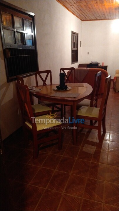 Casa para aluguel de temporada em Santo Antônio do Pinhal (Santo Antonio do Pinhal)