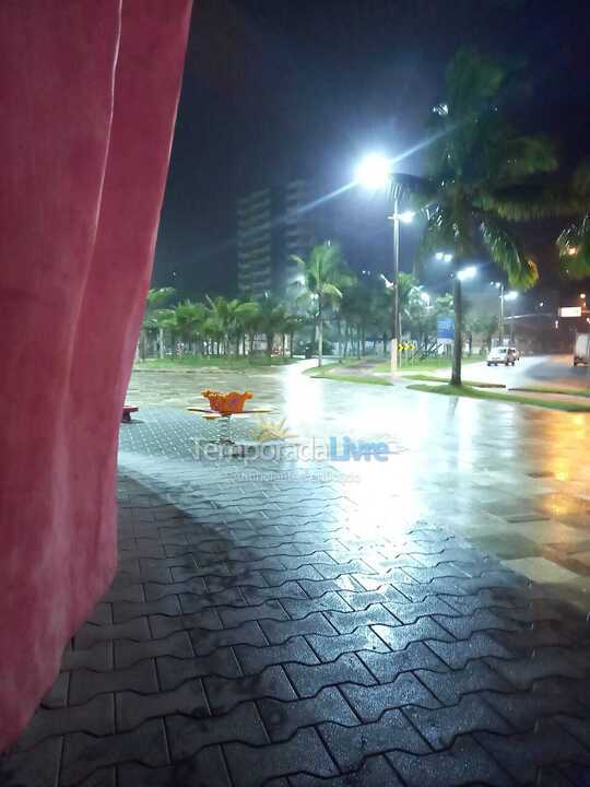 Apartamento para aluguel de temporada em Praia Grande (Praia do Caiçara)