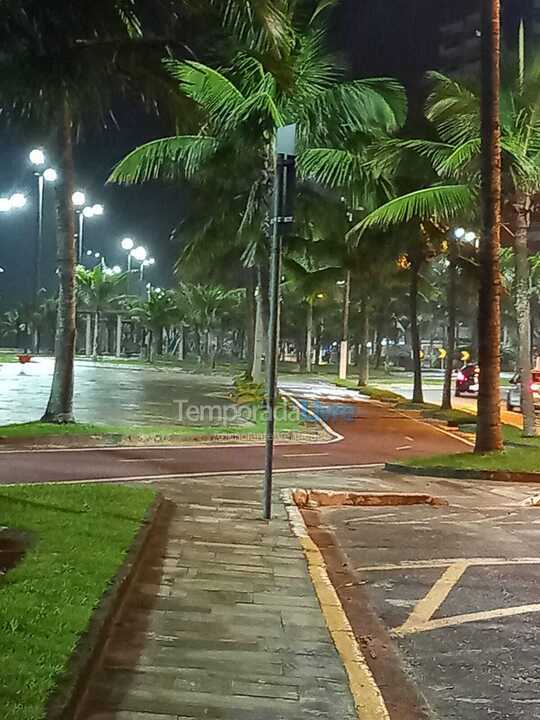 Apartamento para aluguel de temporada em Praia Grande (Praia do Caiçara)