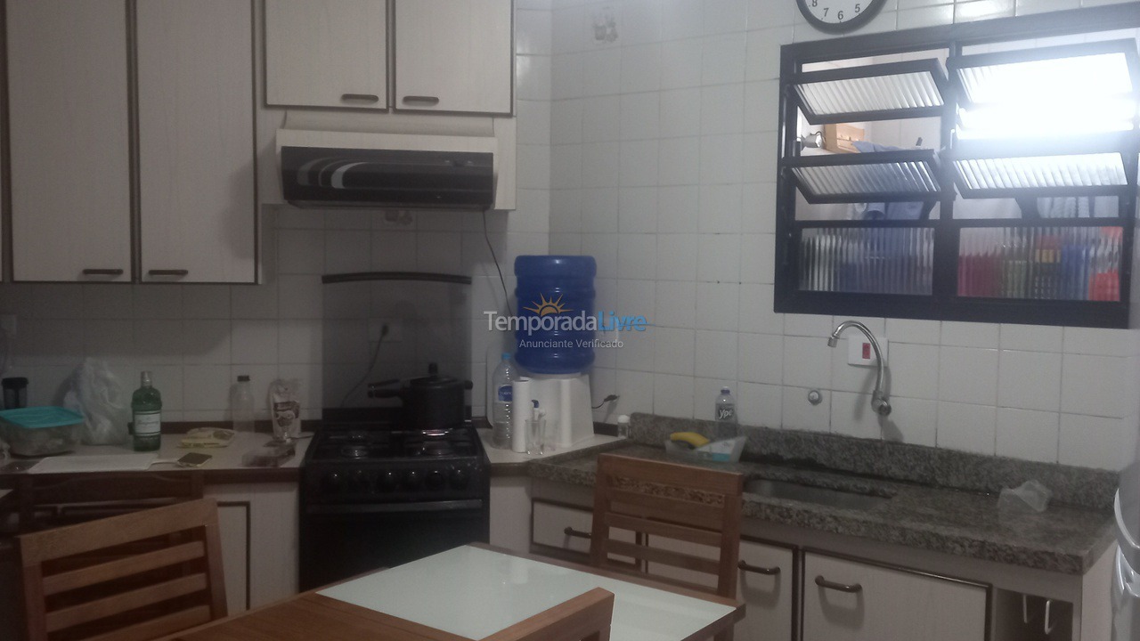 Apartamento para aluguel de temporada em Praia Grande (Praia do Caiçara)