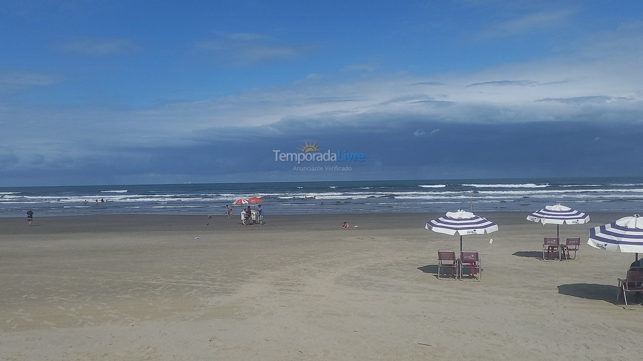 Apartamento para aluguel de temporada em Praia Grande (Praia do Caiçara)
