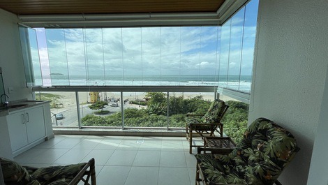 Maravilhoso apartamento 2 dorm Vista Praia Santinho Condominio luxuoso