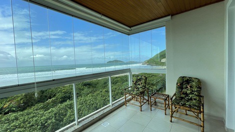 Maravilhoso apartamento 2 dorm Vista Praia Santinho Condominio luxuoso