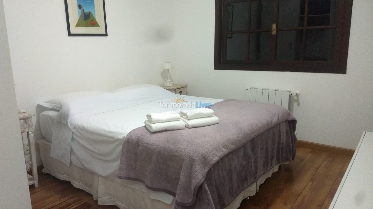 Apartamento para aluguel de temporada em Gramado (Knorr Ville)