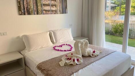 Quarto com cama queen size