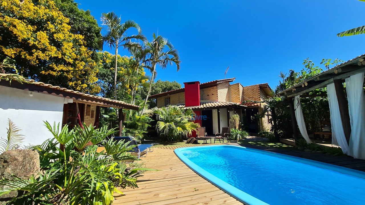 Casa para aluguel de temporada em Imbituba (Praia do Rosa)