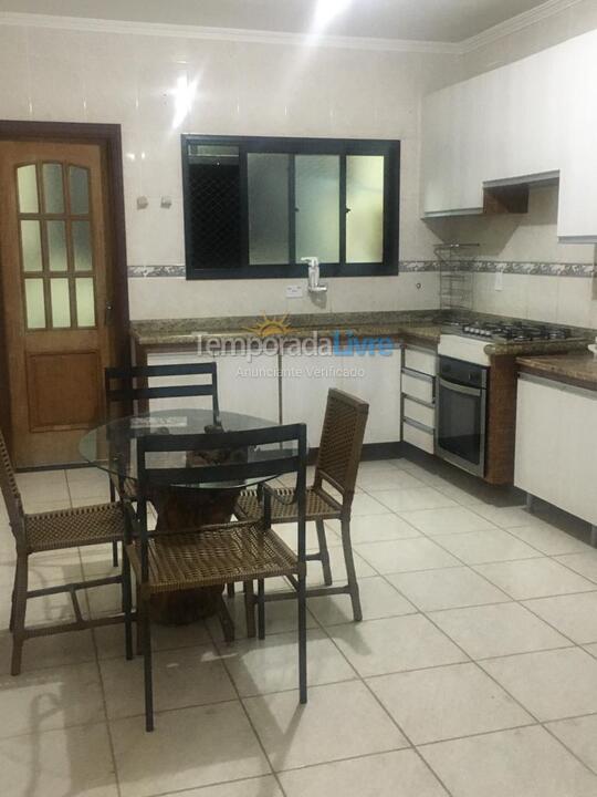 Apartment for vacation rental in Praia Grande (Praia do Caiçara)