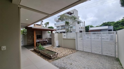 Holiday homes rental in Praia da Conceição Firecrackers SC