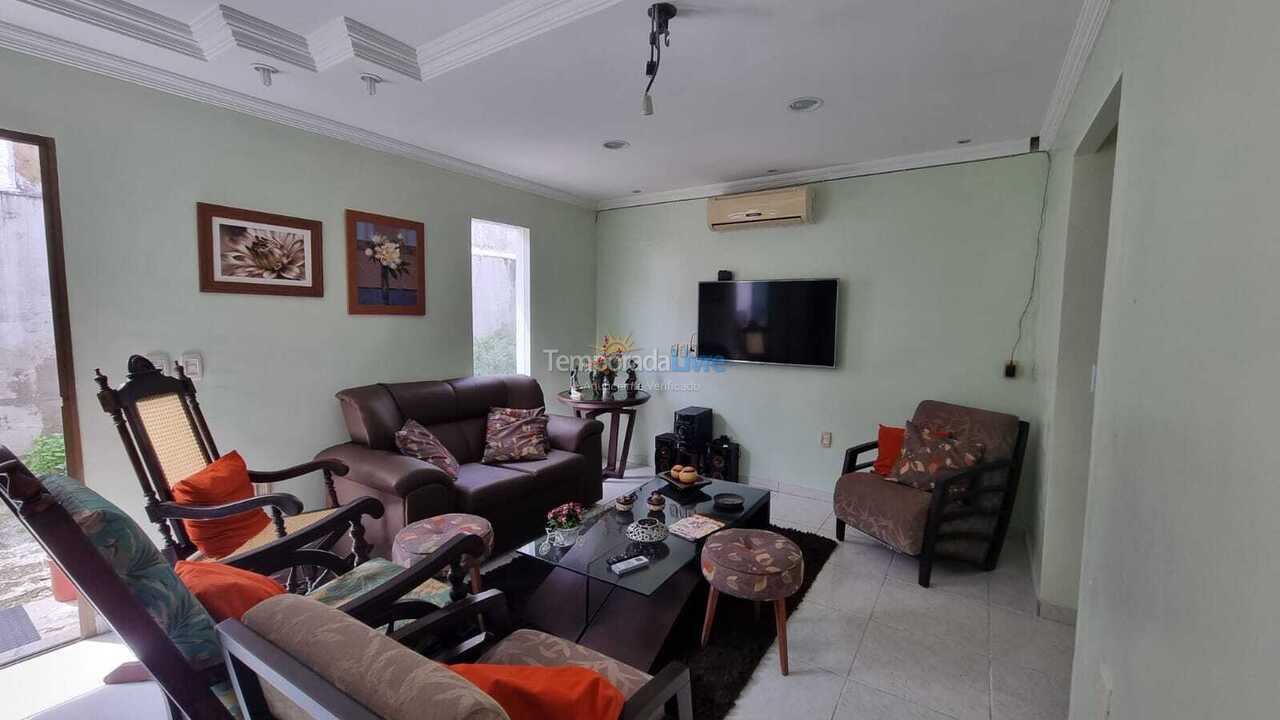 Casa para aluguel de temporada em Fortaleza (Cidade dos Funcionários)