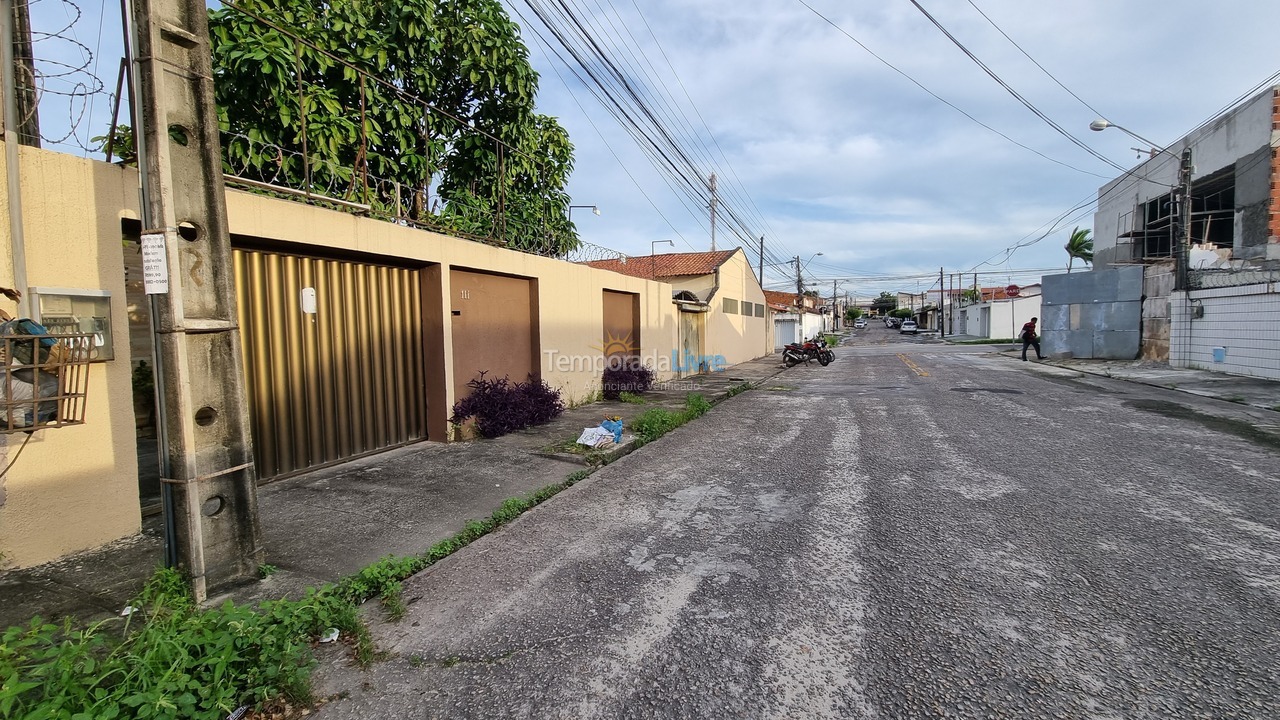Casa para aluguel de temporada em Fortaleza (Cidade dos Funcionários)