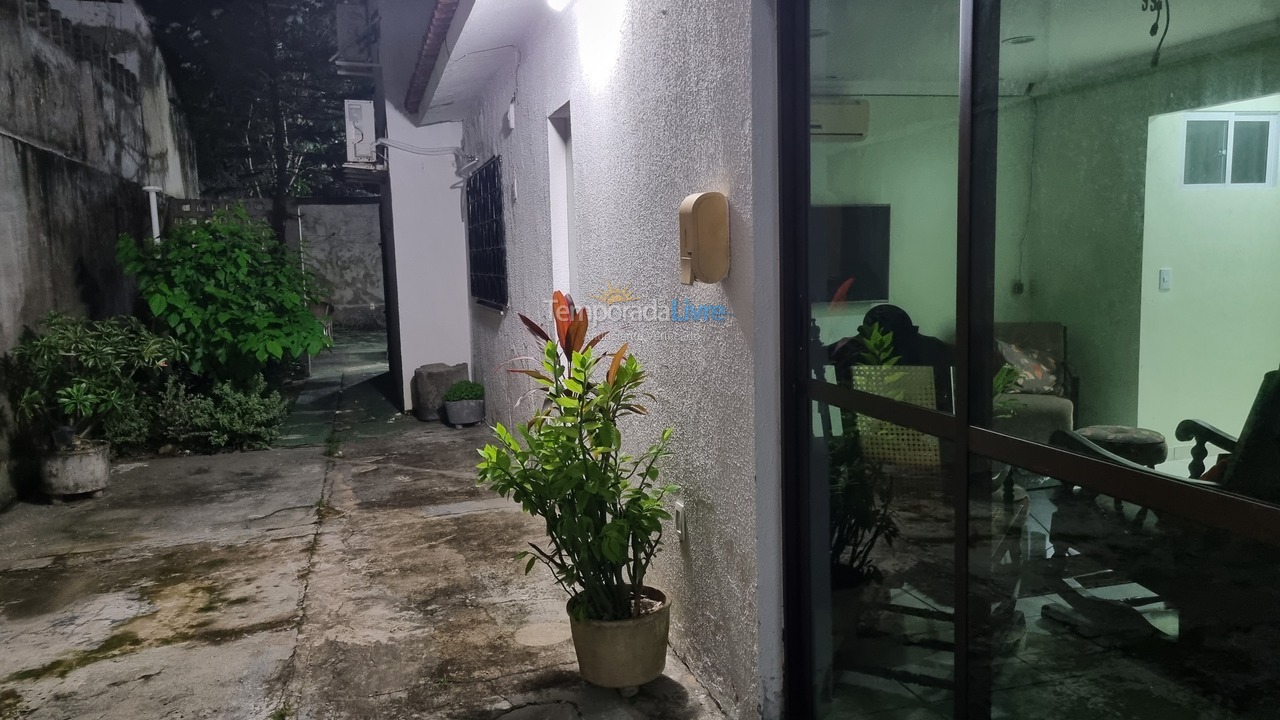 Casa para aluguel de temporada em Fortaleza (Cidade dos Funcionários)