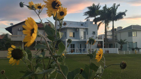 Beach house close to the sea with pool, air conditioning, TVs and WI FI