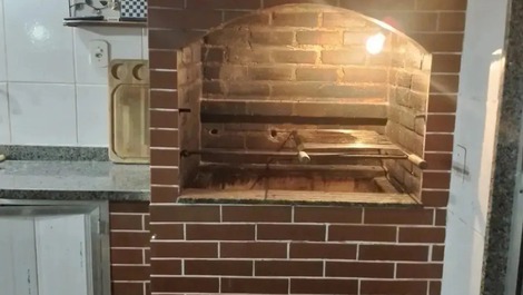 Churrasqueira com iluminação 