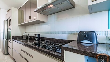 Beautiful penthouse overlooking the Mariscal sea