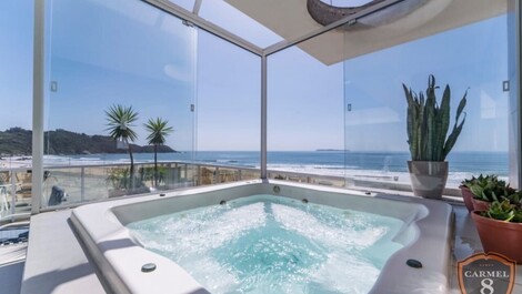 Beautiful penthouse overlooking the Mariscal sea