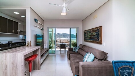 Beautiful penthouse overlooking the Mariscal sea