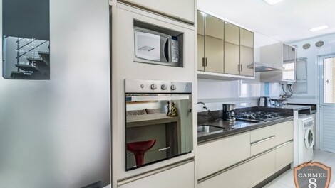 Beautiful penthouse overlooking the Mariscal sea